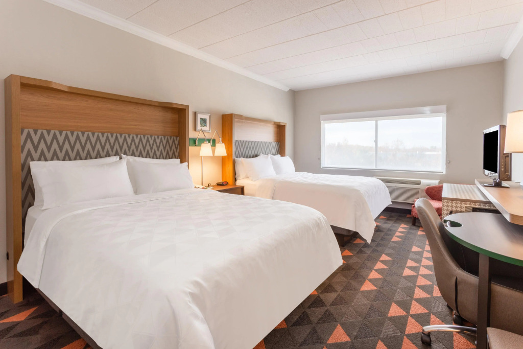 Holiday Inn Philadelphia South-Swedesboro by IHG