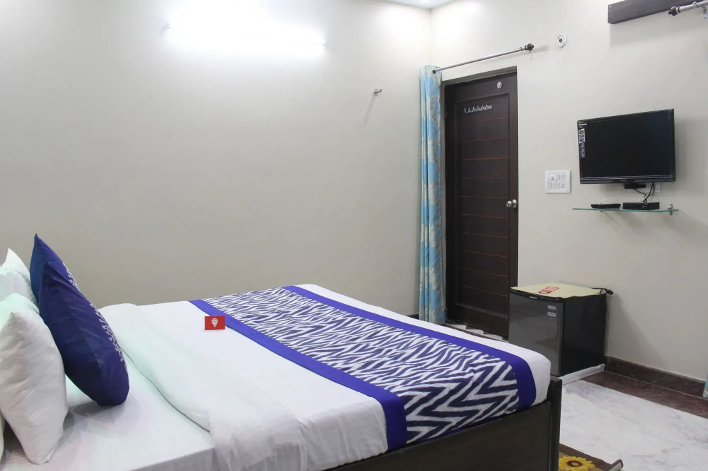 FabHotel Queen Palace by OYO Rooms