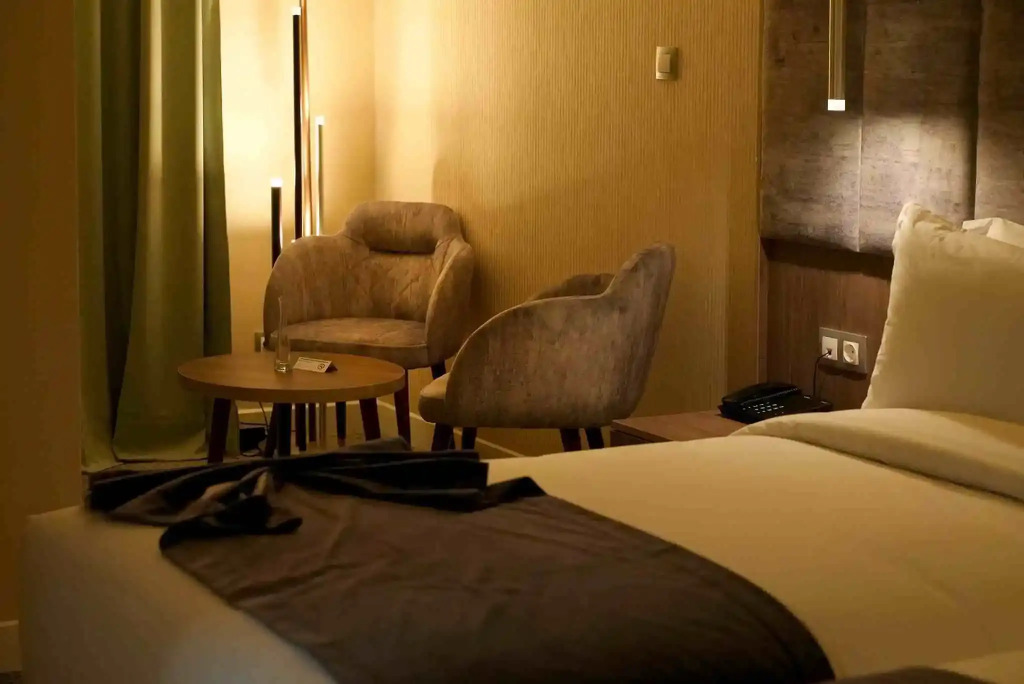 Ad Hotel Pont D'Hydra