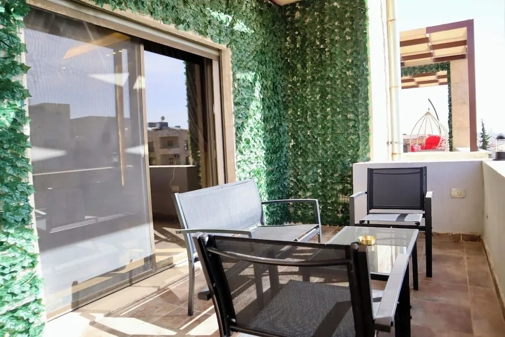 JRE Abdoun Rooftop 2bedroom Kh&sh 02