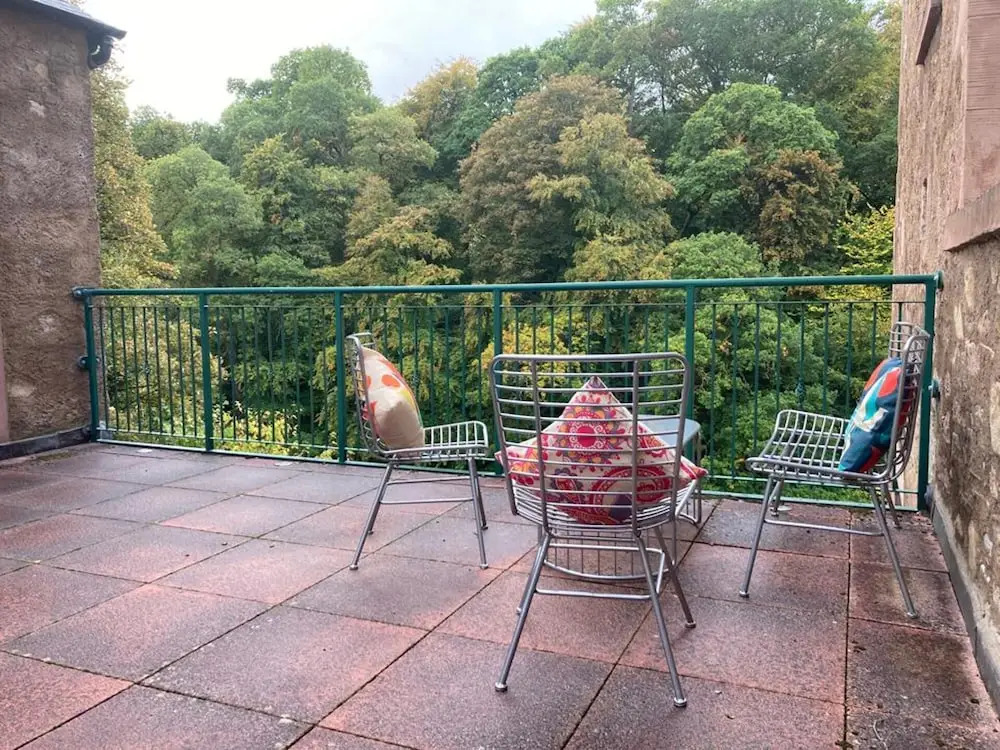 Lovely Riverside Perthshire Flat - Sleeps 8