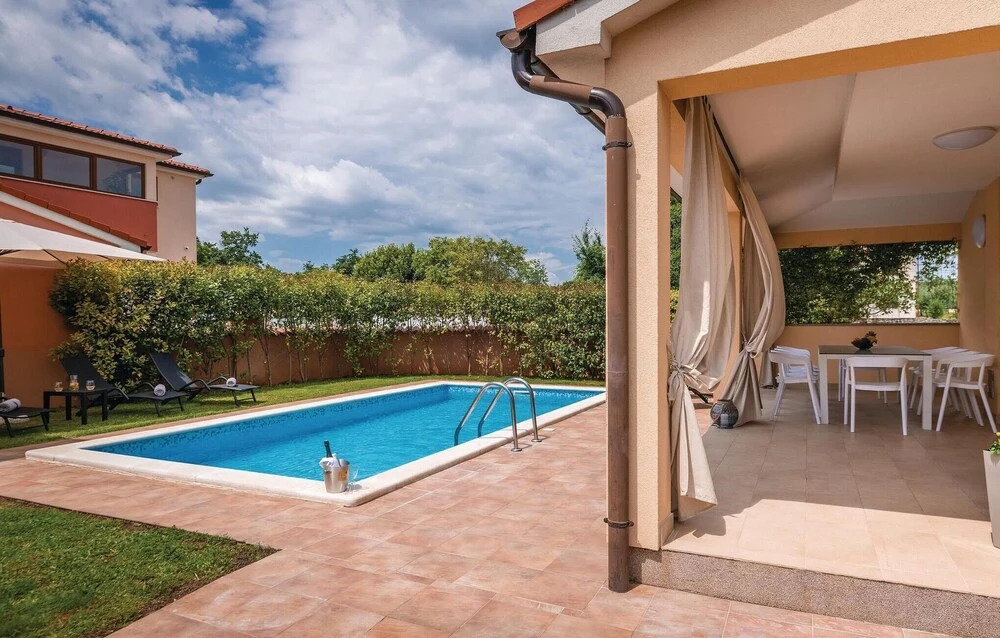 Beautiful Home In Krvavici