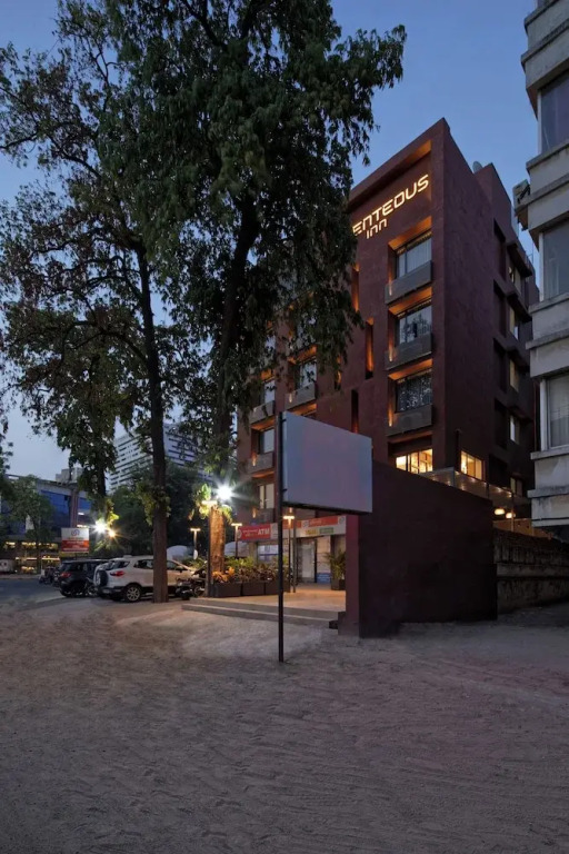 Plenteous Inn