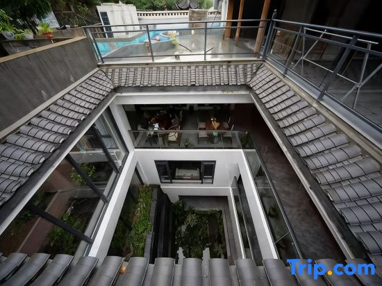 Phoenix Yiting Qingsu High-end Viewing Holiday Homestay
