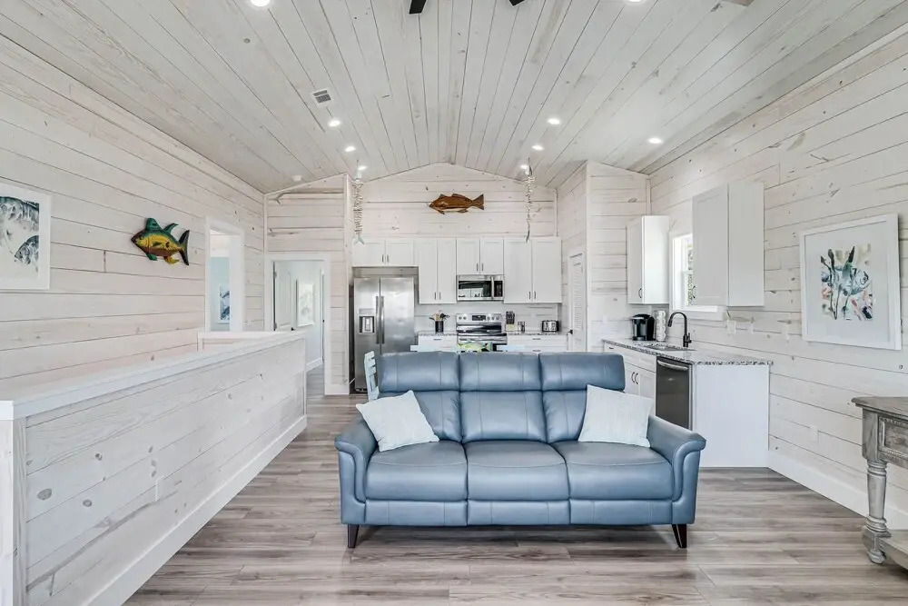 Fishtastic Sp103 4 Bedroom Home by RedAwning