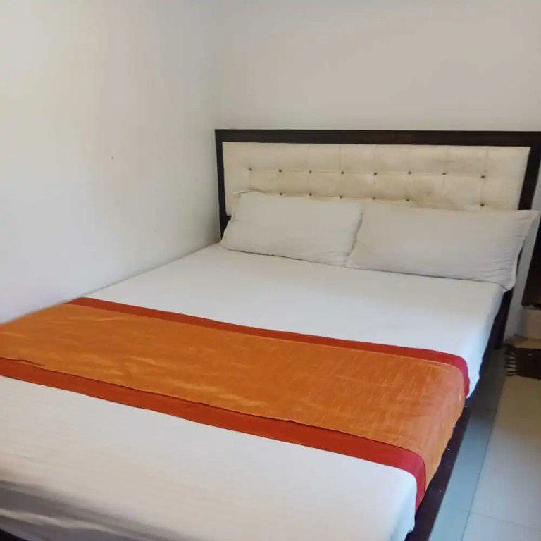 Hotel Borivali Executive - Near Borivali Railway Station