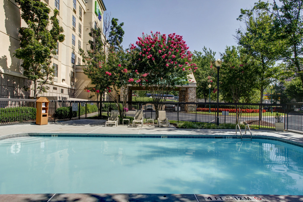Holiday Inn Express Hotel & Suites Atlanta Buckhead by IHG