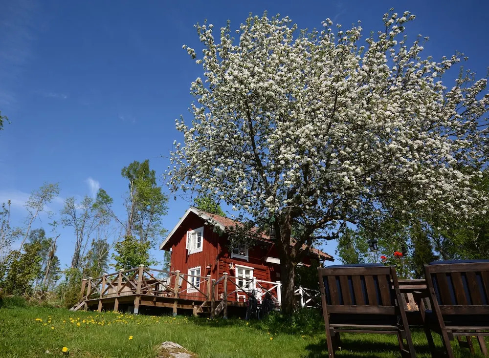 Edens Garden Cottages