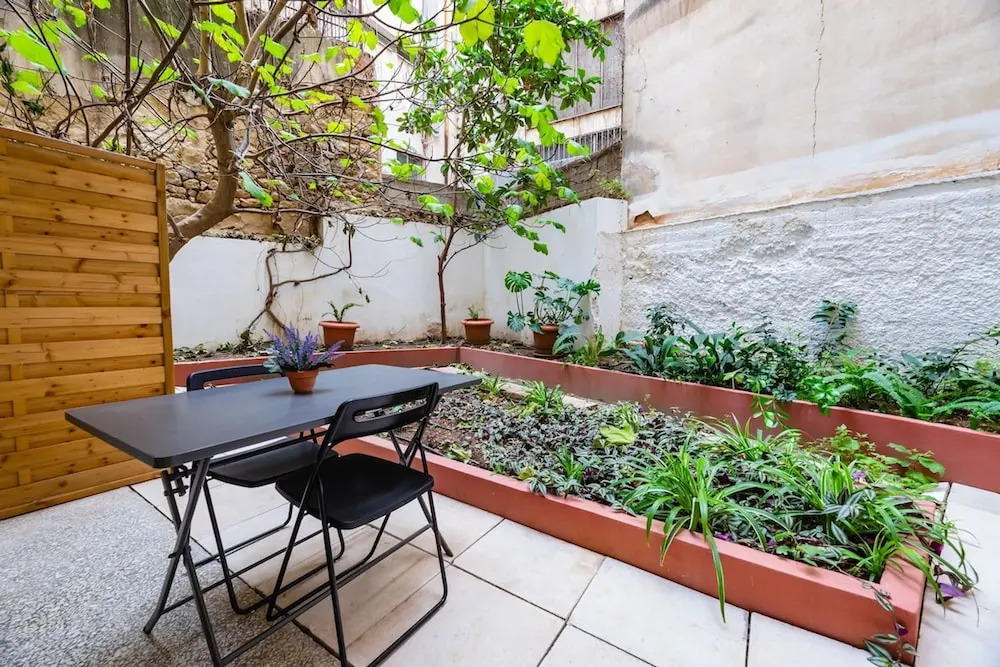 Quiet Apartment With a Garden at Exarcheia
