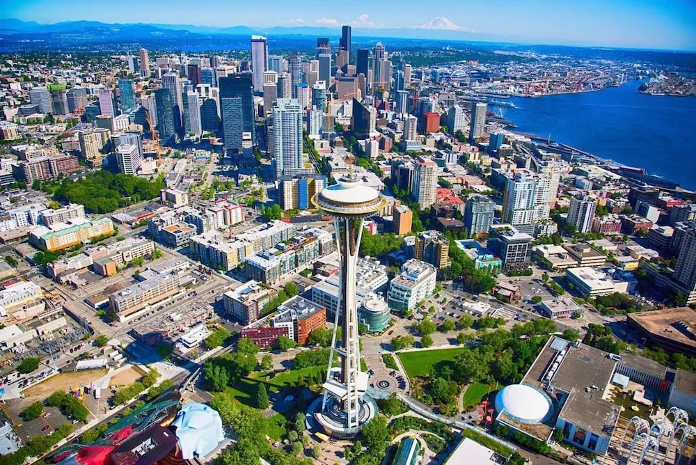 1 Location 2BR Across From Space Needle -vr1