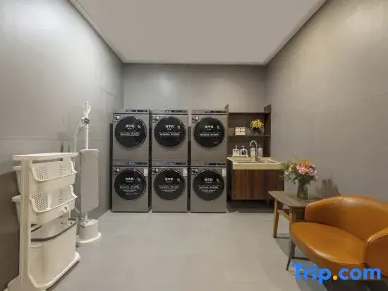 Yilong Anyun Hotel (Pinglong Road East Subway Station Branch, Suzhou Railway Station)