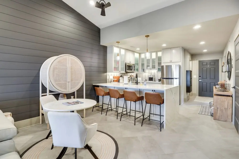 Views + Pool Access: Luxurious Lake Ozark Condo