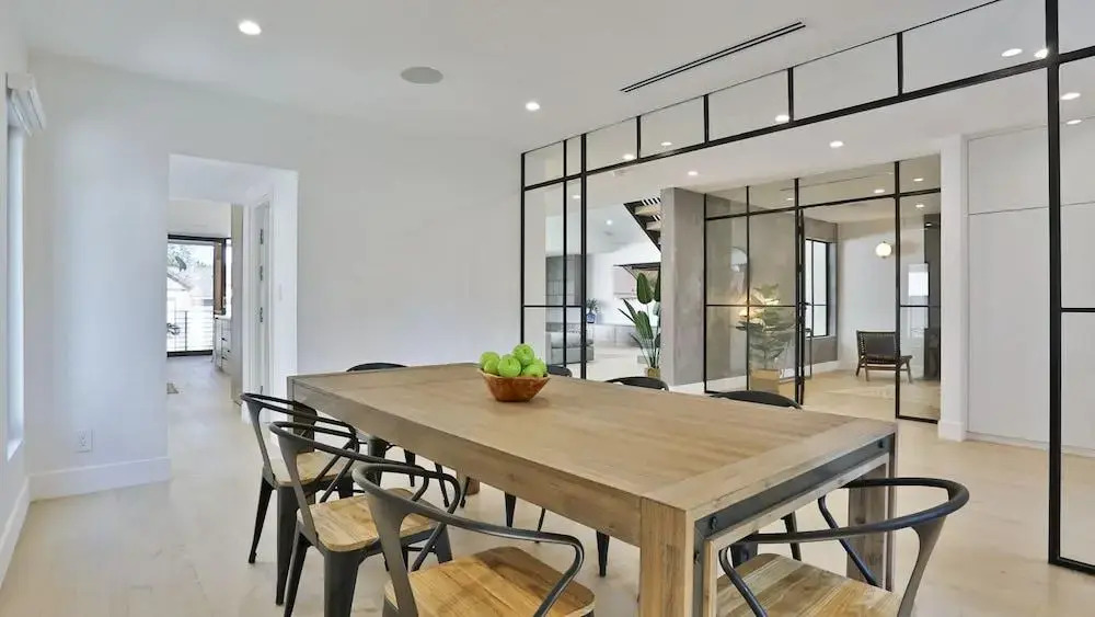 Spacious 5 Bedroom West Hollywood Home With Pool