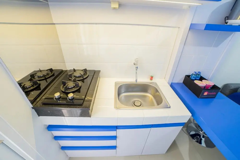 Cozy Apartment at Parahyangan Residence with Direct Access to Swimming Pool