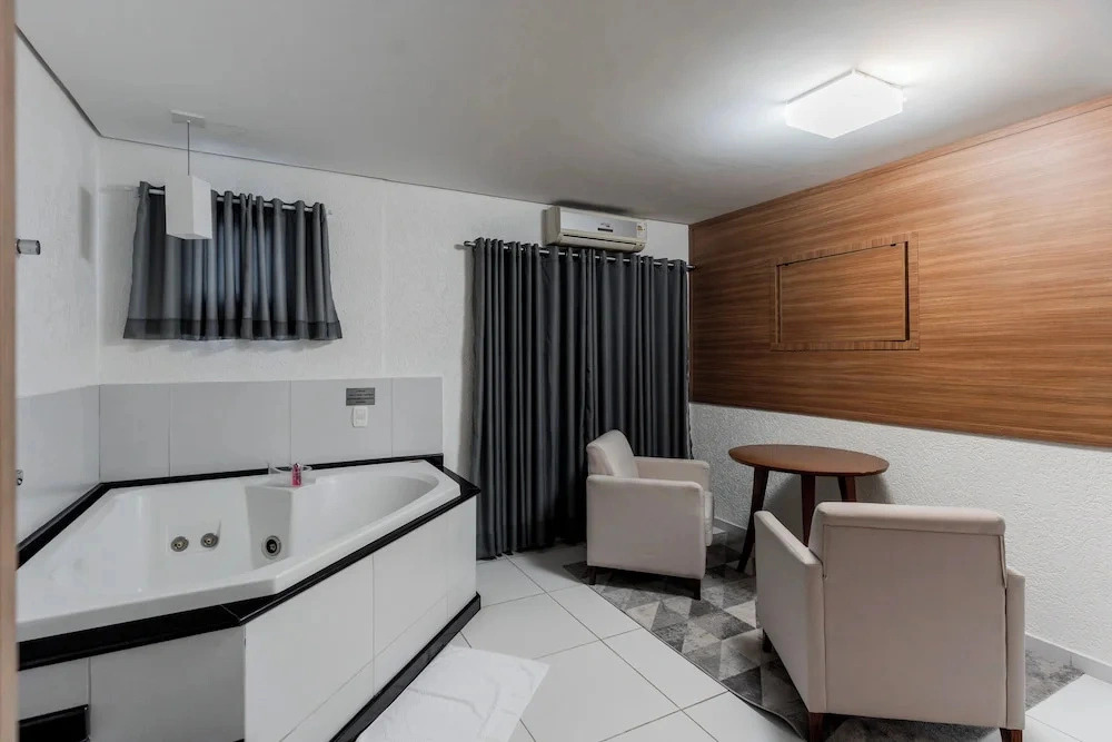 Romas Hotel