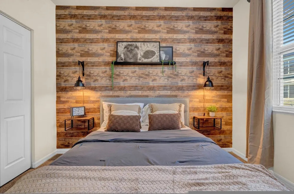 Modern 2BR 2BA w King Bed Pools Gym 1