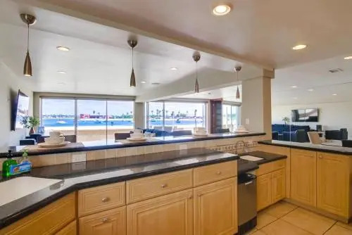Waterfront Getaway 7 Townhouse