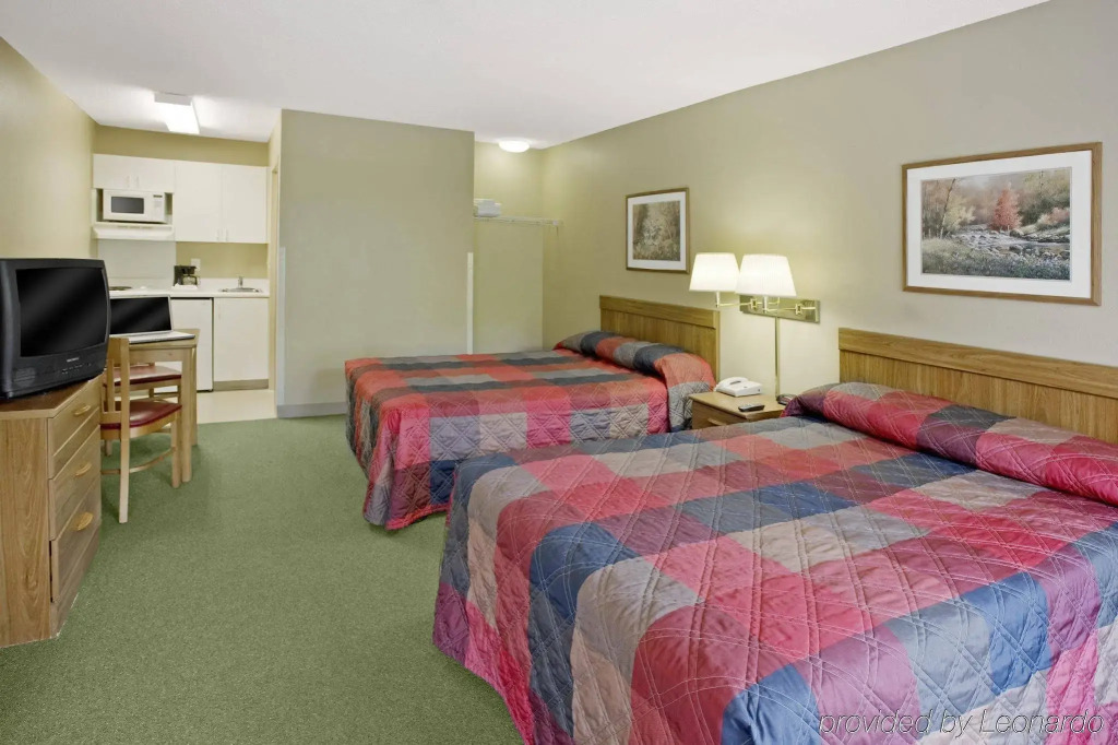 Crossland Economy Studios - Colorado Springs - Airport