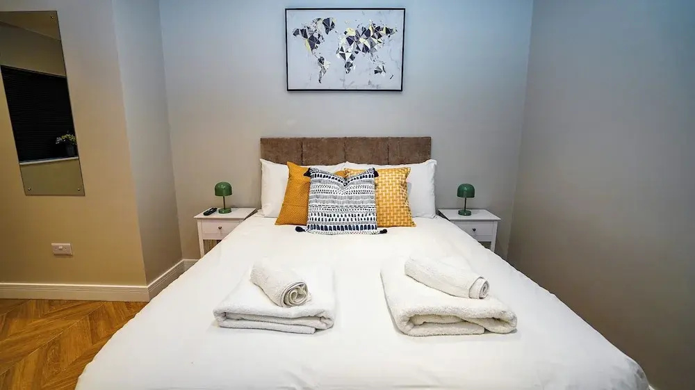 E2M Wisteria House Heathrow Free Parking