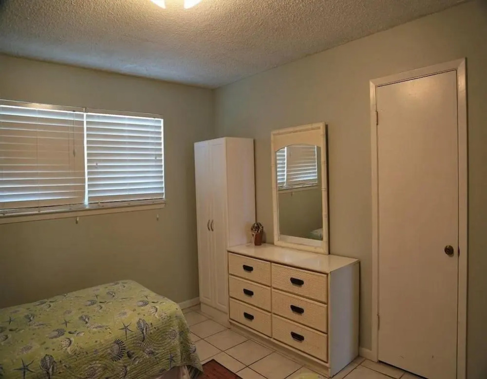 Harbor House B6 2 Bedroom Condo by RedAwning