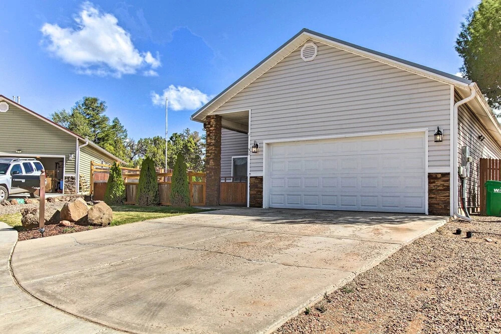 Private Patio + Gazebo: Show Low Hideaway!
