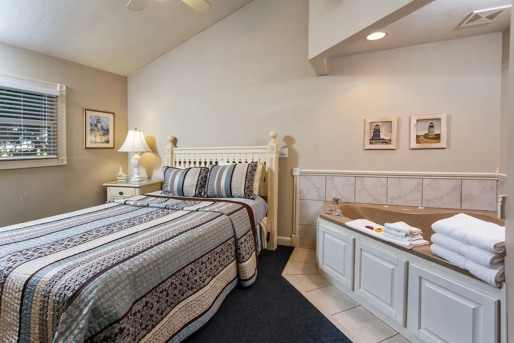 Snug Harbor Inn
