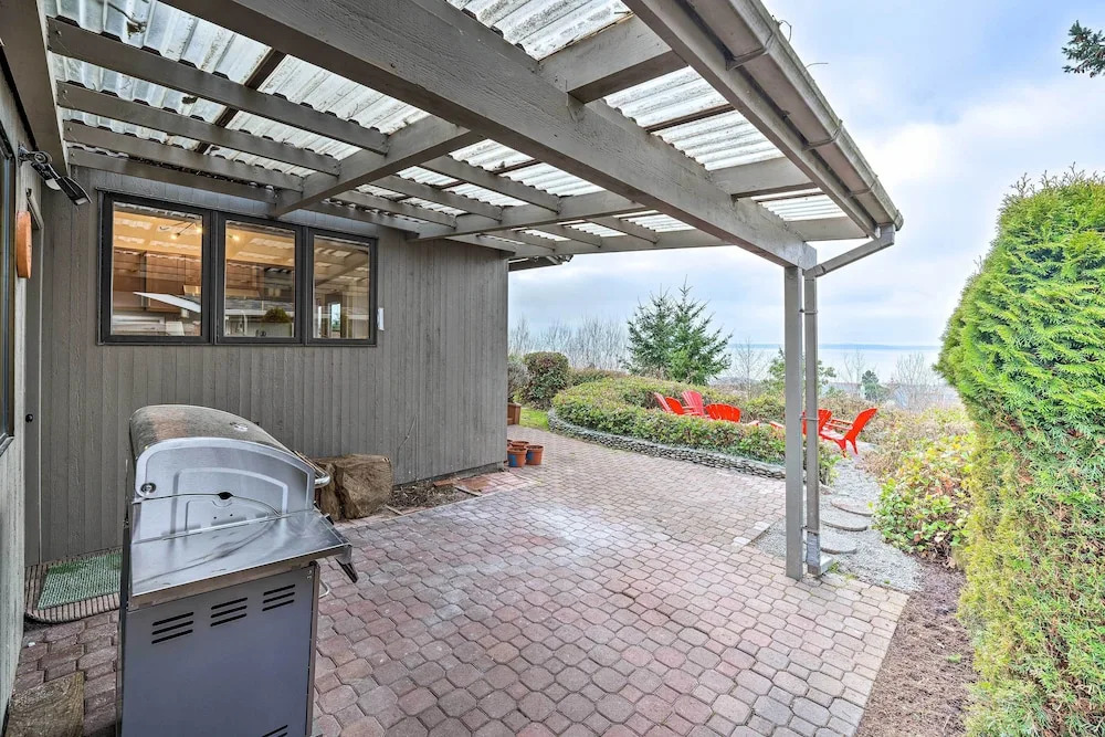 Lovely Coupeville Home w/ Puget Sound Views!