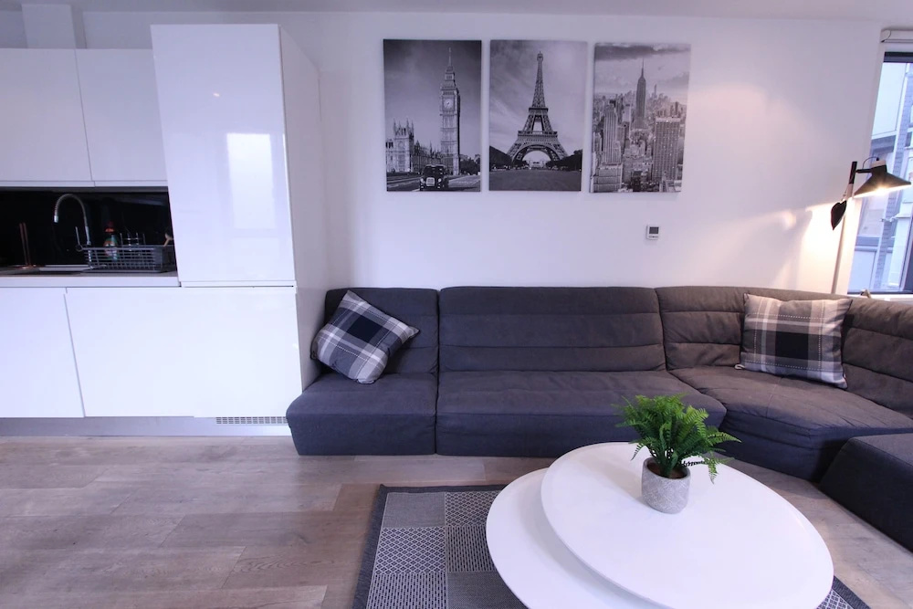 Modern 2 Bedroom Apart in heart London