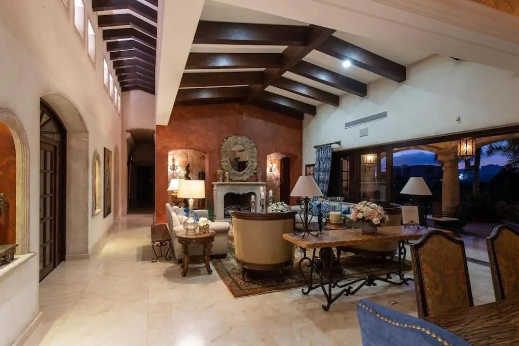 Stunning 6BD Pedregal Villa Maria
