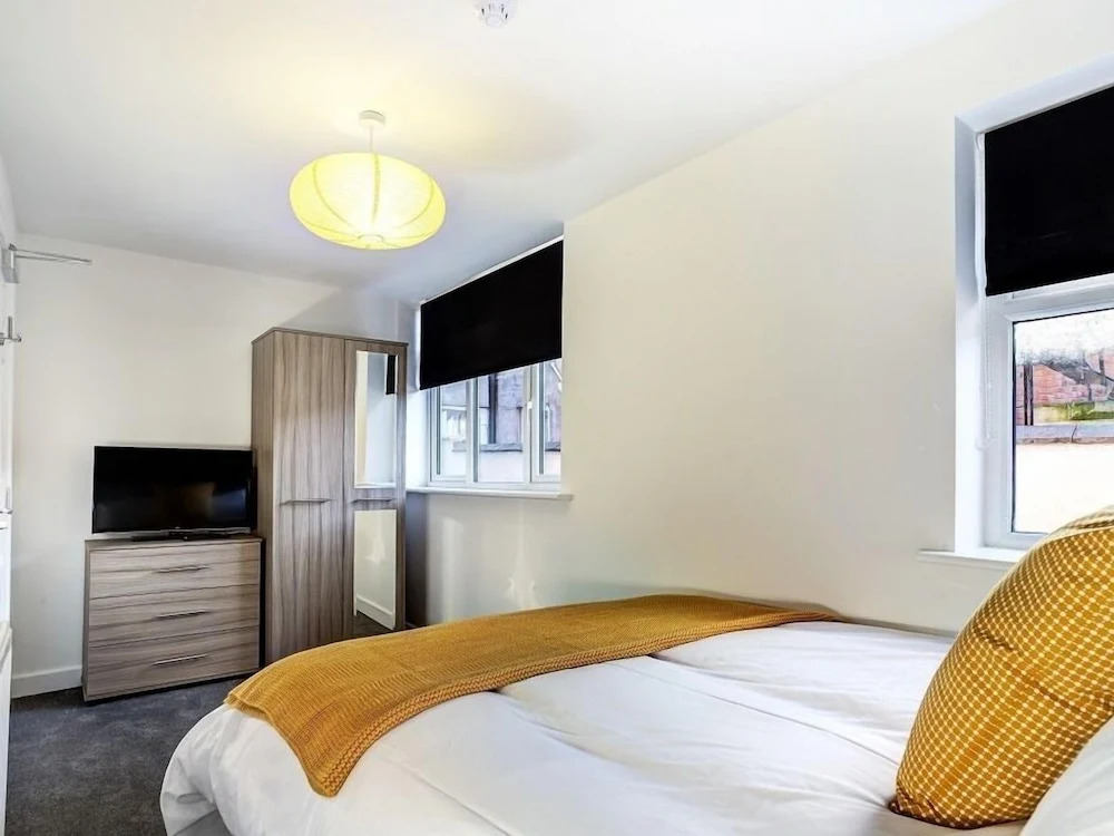 Townhouse PLUS @ 166 Edleston Road Crewe