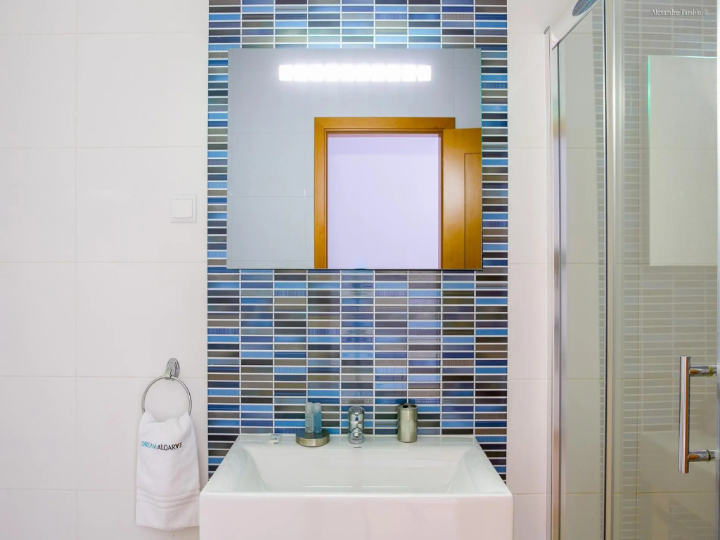 B26 - Palmeiras Top-Floor Apartment