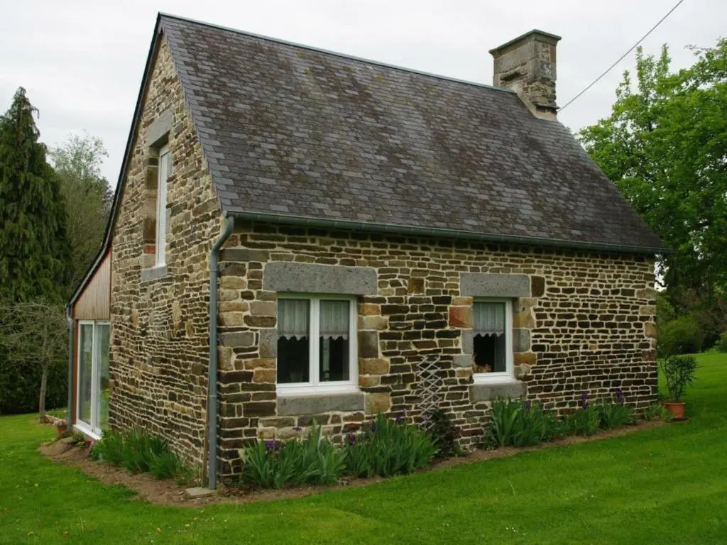 Maison chaleureuse avec WIFI et animaux acceptés près du Mont de Cerisy - FR-1-497-40