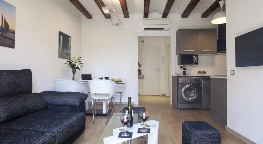 Catalonia Square Terrace & 5 bathrooms 5BD-5BTH