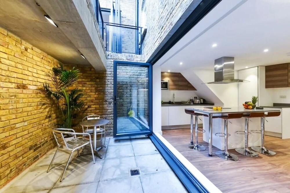 Hotel Style Penthouse Located Close to Central 8