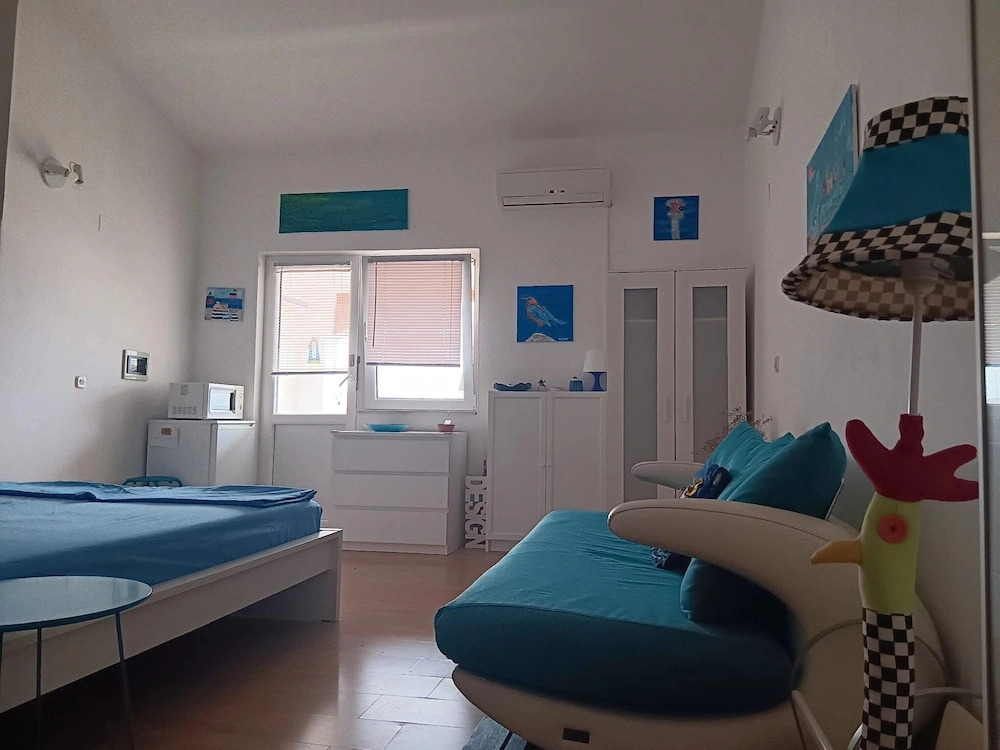 Room Art Room