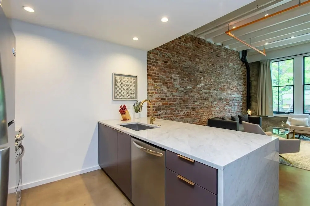 Inventors Loft 1 - Relax/play/explore- Center City