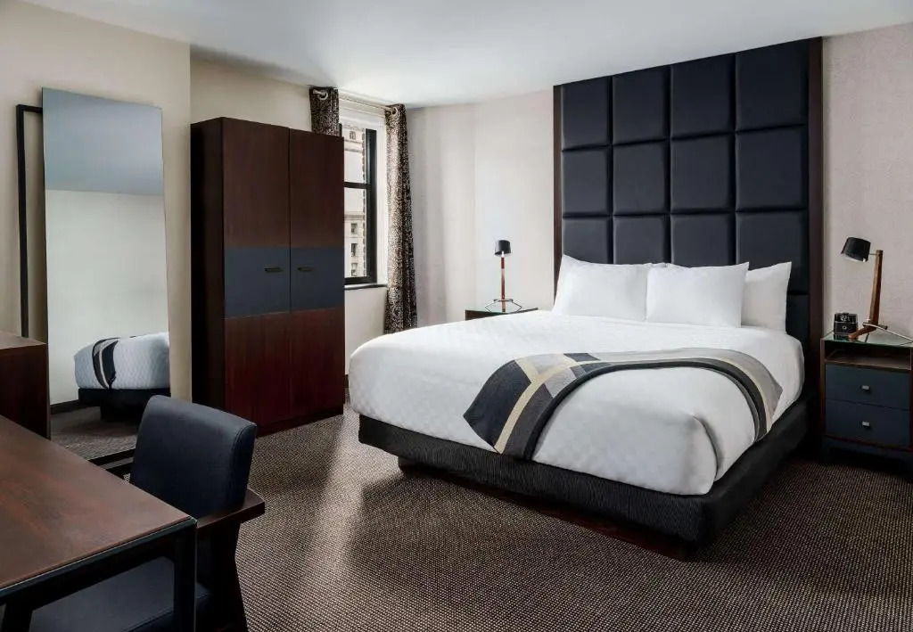 Joinery Hotel Pittsburgh, Curio Collection by Hilton