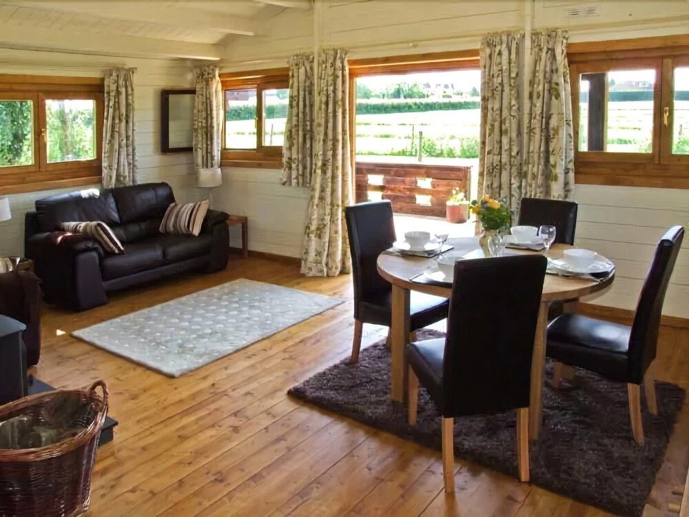 Cropvale Lodge