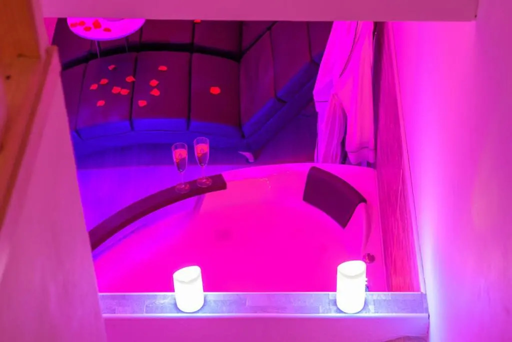 Love Room - Suite romantique avec spa privatif