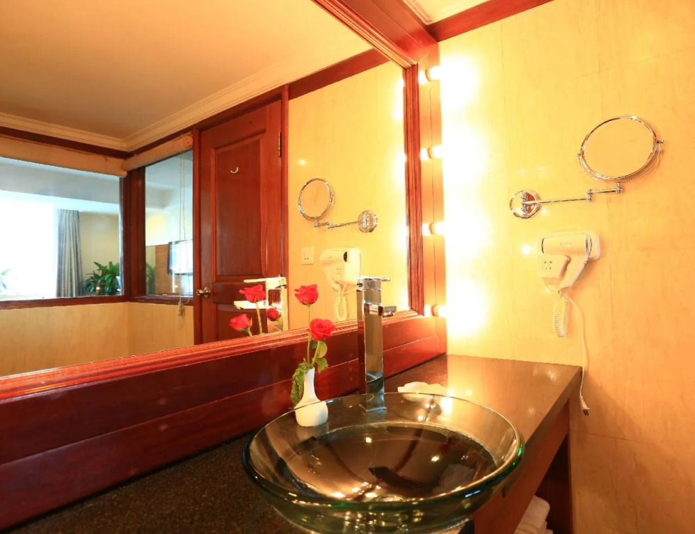 Ramana Saigon Hotel