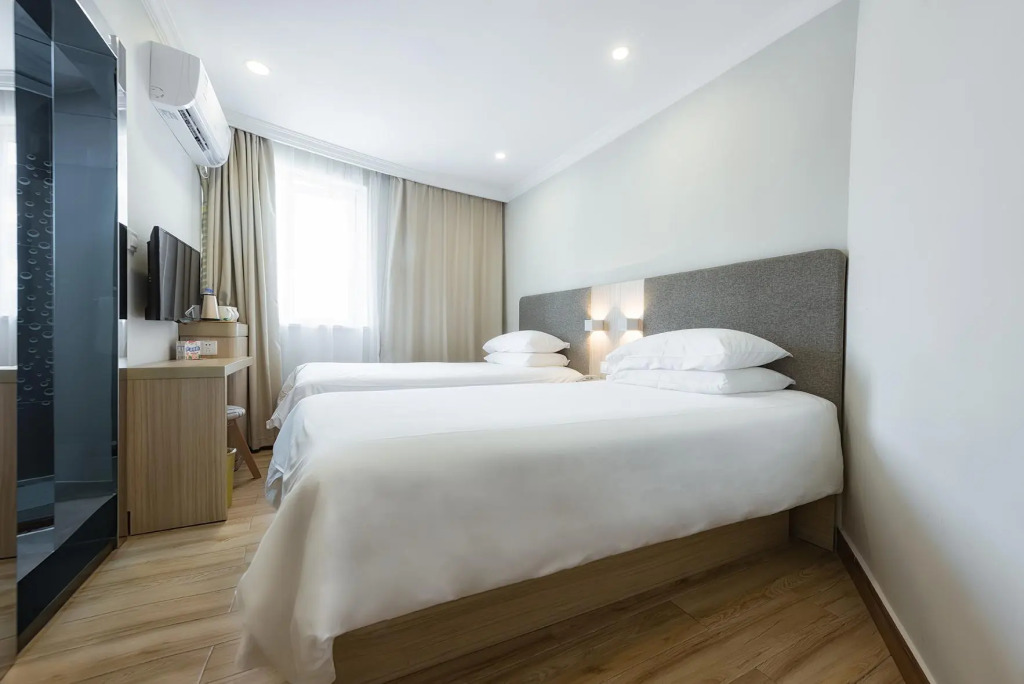 Hanting Hotel (Shanghai Xizang South Road Metro Station)