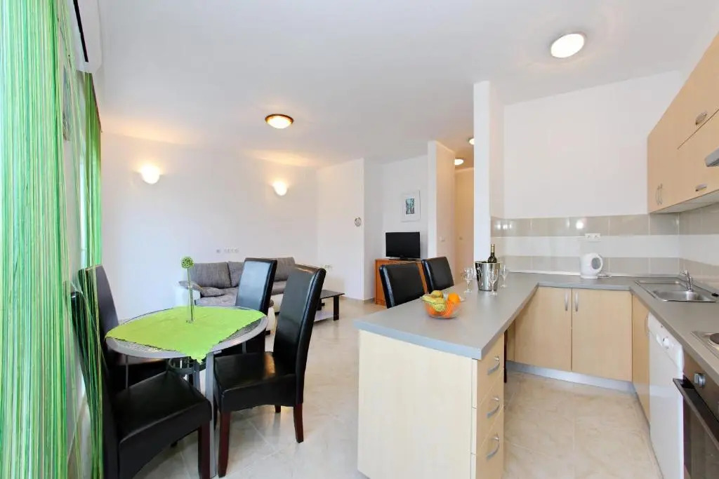 Apartment Village Nin