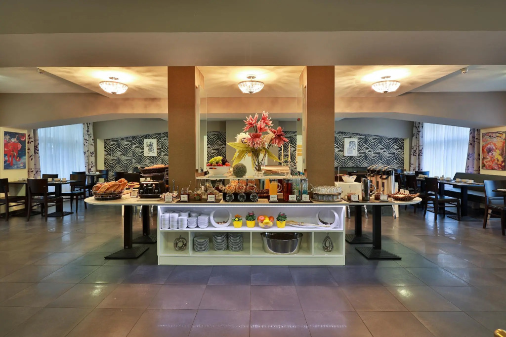 Elysee Hotel