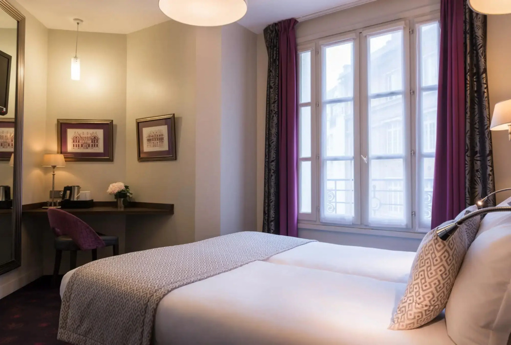 Hotel de Neuve by Happyculture
