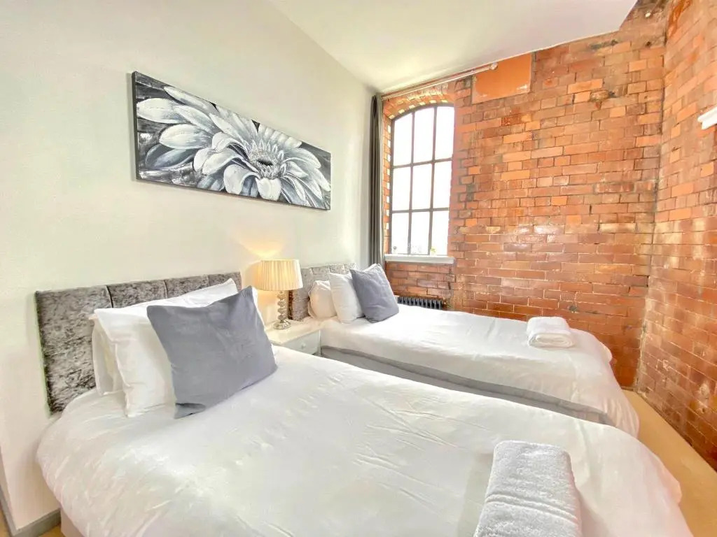 Victorian Factory Apartment with 2 Bedrooms