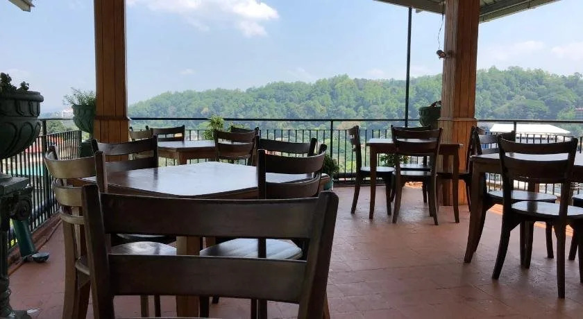 Sharon Inn