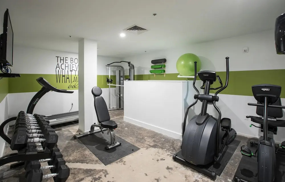 Exclusive 1BR Luxury Penthouses in C.B.D. by Sonder