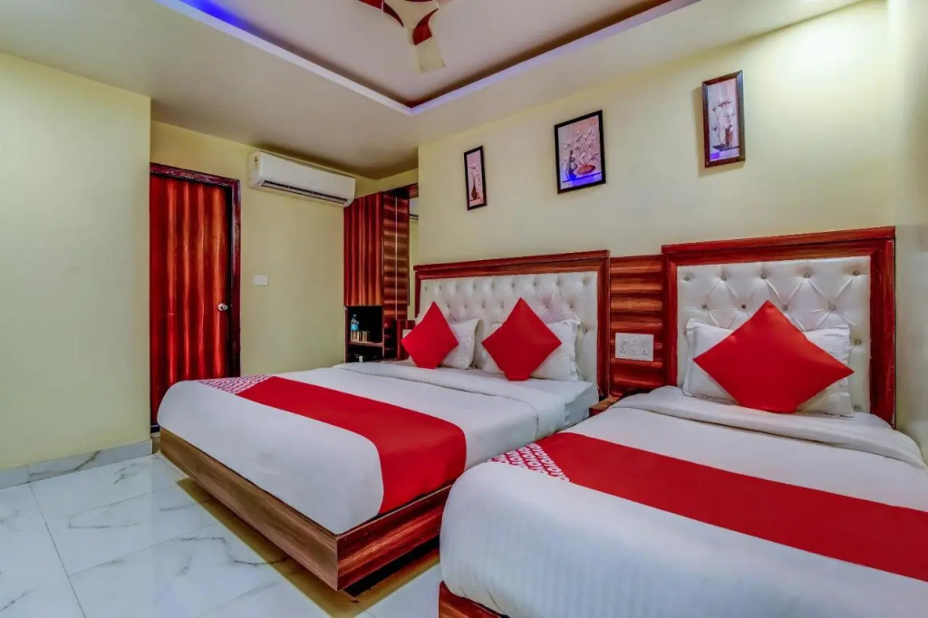 Hotel Sarthak Palace near Karol Bagh Metro station New Delhi