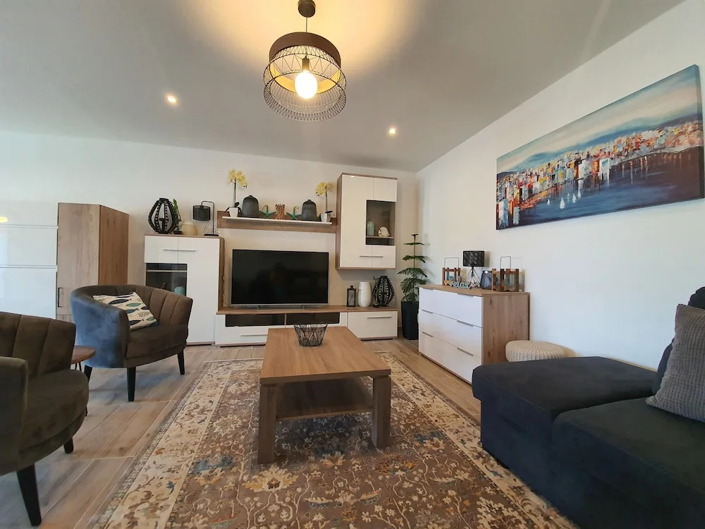 2-bed Apartment 5 Mins From Beach! Zadar, Croatia