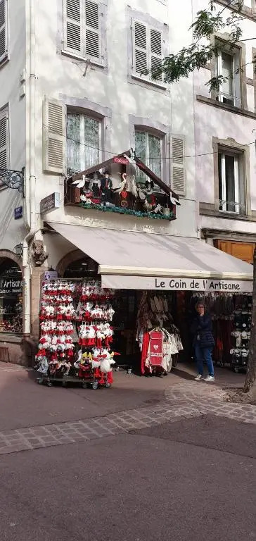 Le Red St Léon : Lit Queen Size * WIFI * Idéal Couple